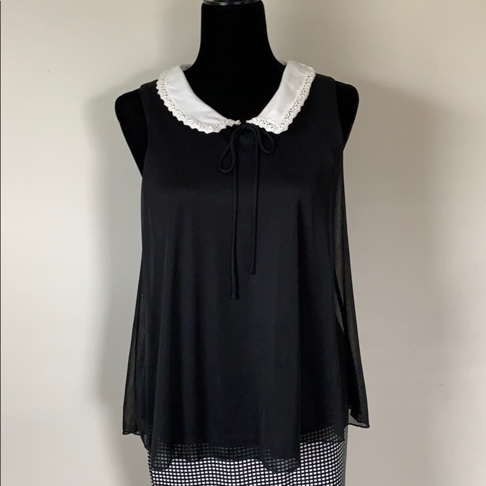 Forever 21 lace collar tank.